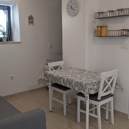 Apartma Ela Koper Bagian luar foto